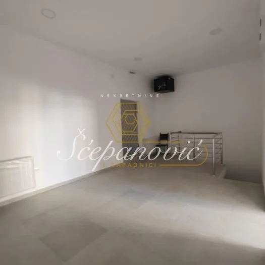 Lokal Izdavanje Novi Sad  116 m2