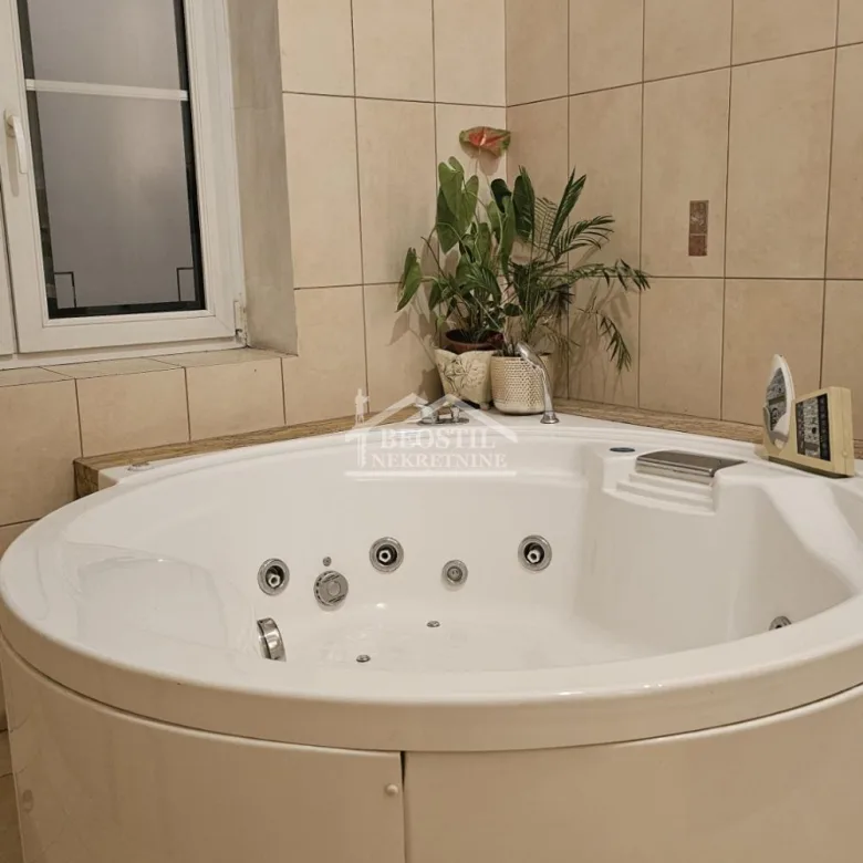 Četvorosoban stan na prodaju, Slavija, Beograd, 190m², 880.000 €