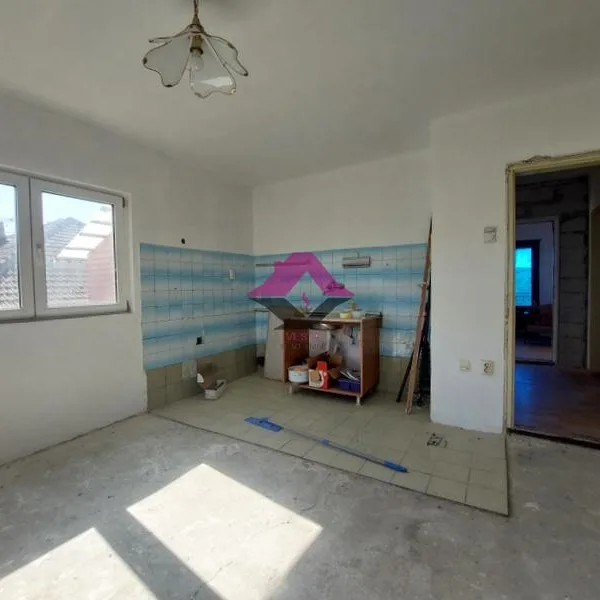 Kuća na prodaju, Resnik, Beograd, 161m², 130.000 €