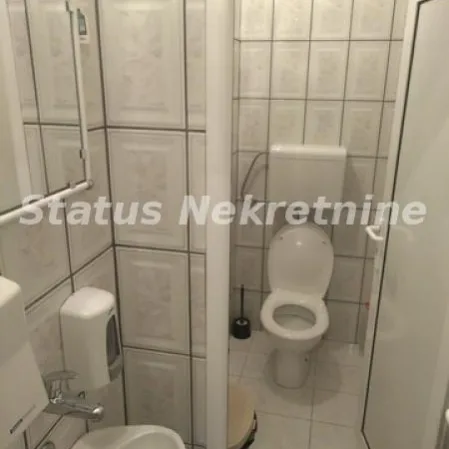 Lokal Izdavanje Novi Sad  450 m2