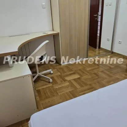 Trosoban stan na prodaju, Crveni Krst, Beograd, 84m², 319.200 €