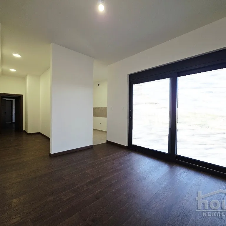 Stan Prodaja Novi Sad  154 m2