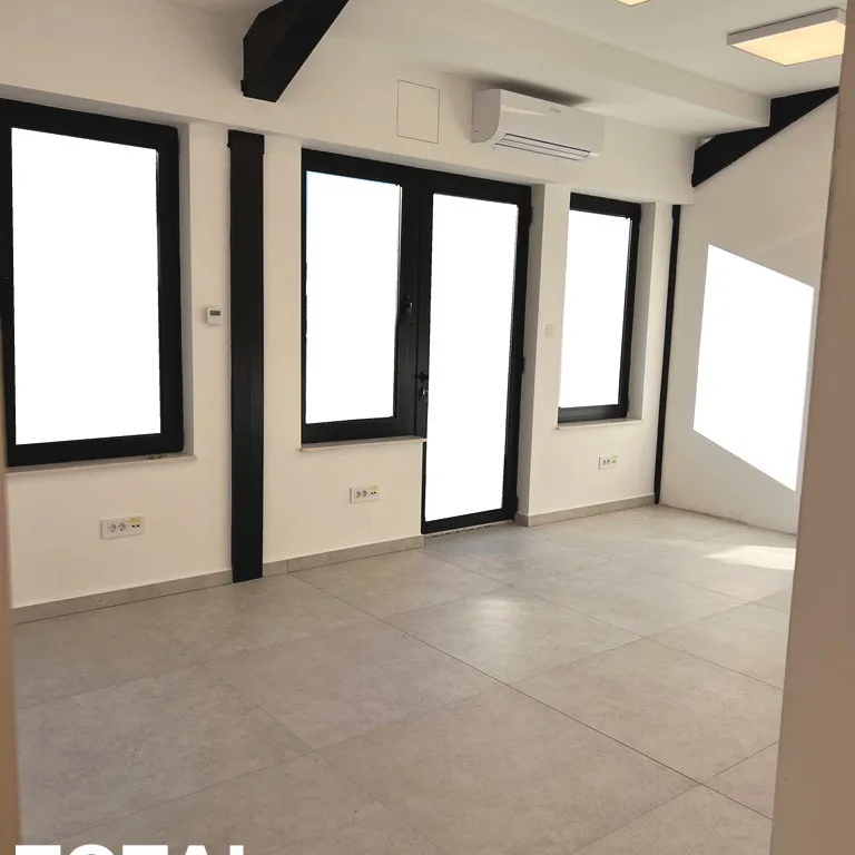 Lokal Izdavanje Novi Sad  584 m2