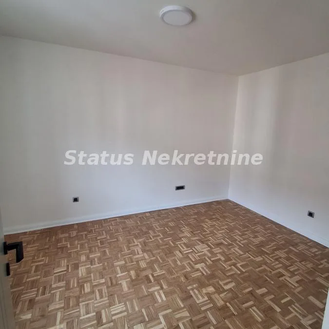 Dvosoban stan na prodaju, Cara Dušana, Novi Sad, 64m², 187.900 €