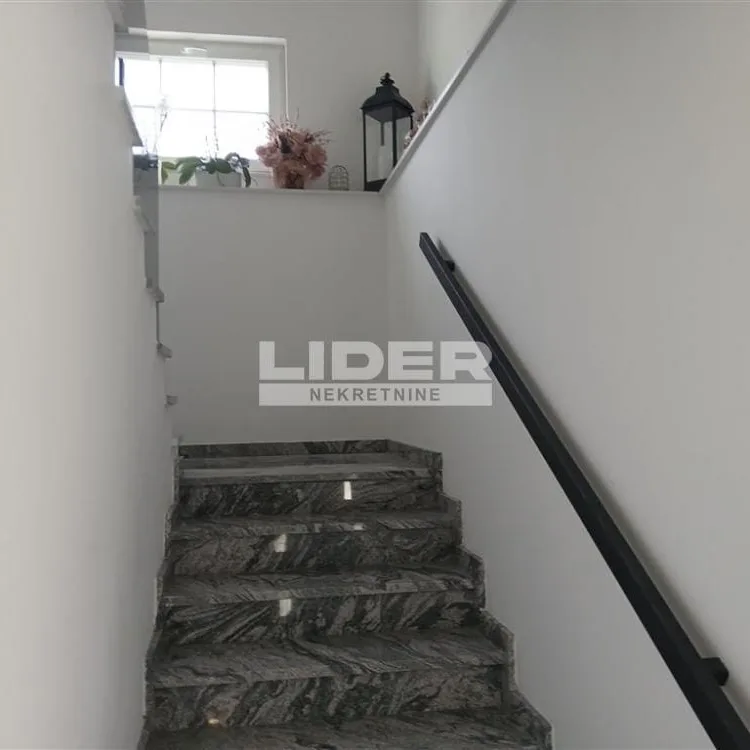 Stan Prodaja Beograd Učiteljsko Naselje 150 m2