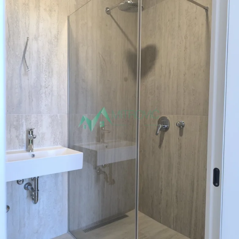 Četvorosoban stan na prodaju, Sremska Kamenica, Novi Sad, 106m², 330.270 €