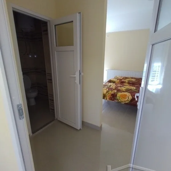 Lokal za izdavanje, Kać, Novi Sad, 370m², 2.000 €/mes