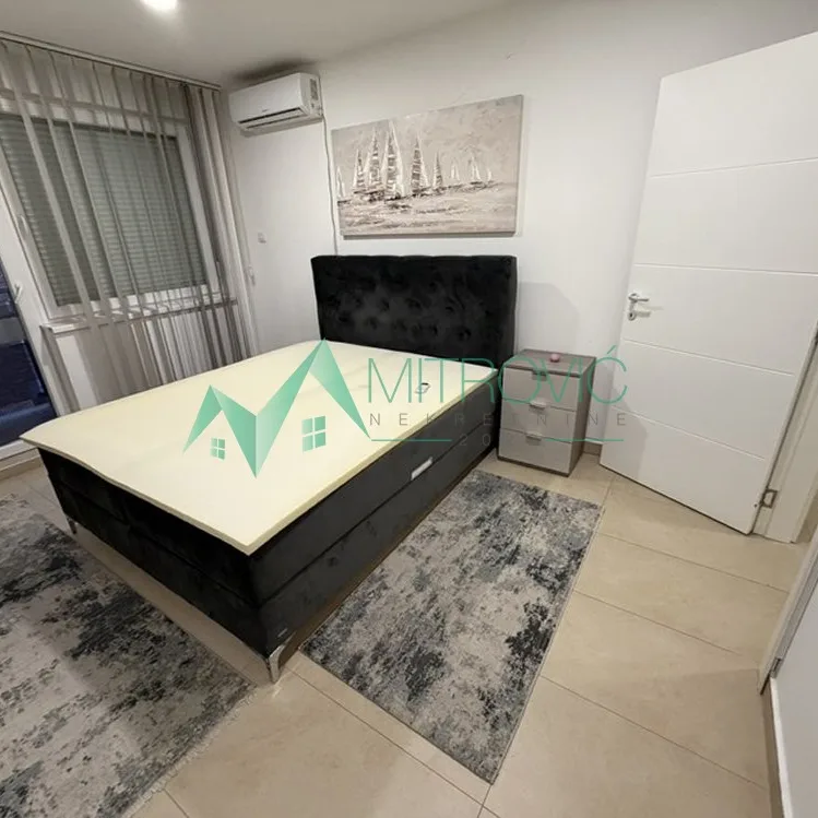 Četvoroiposoban stan za izdavanje, Podbara, Novi Sad, 113m², 1.200 €/mes
