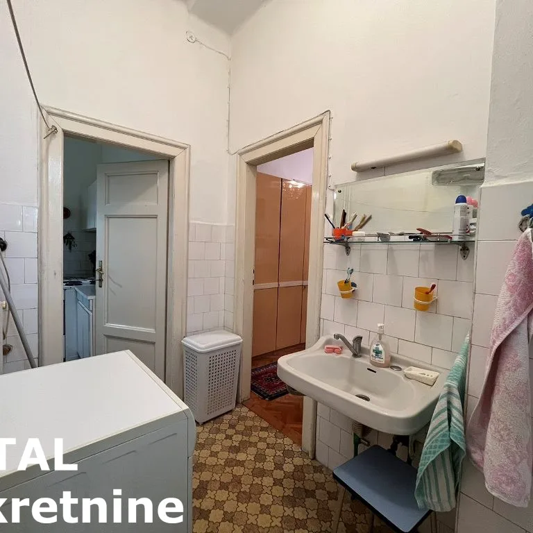 Trosoban stan na prodaju, Centar, Novi Sad, 102m², 1. sprat, 234.600 €