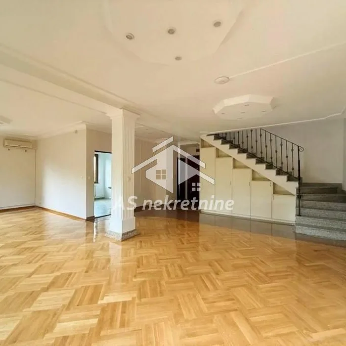 Stan Izdavanje Beograd Dedinje 210 m2