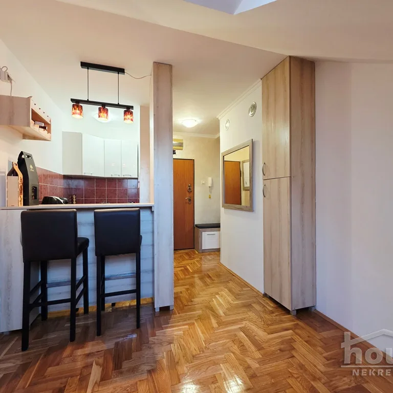 Troiposoban stan na prodaju, Nova Detelinara, Novi Sad, 66m², 5. sprat, 222.500 €