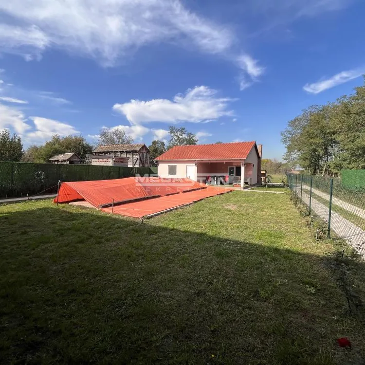Kuća na prodaju, Ašanja, Pećinci, 145m², 260.000 €