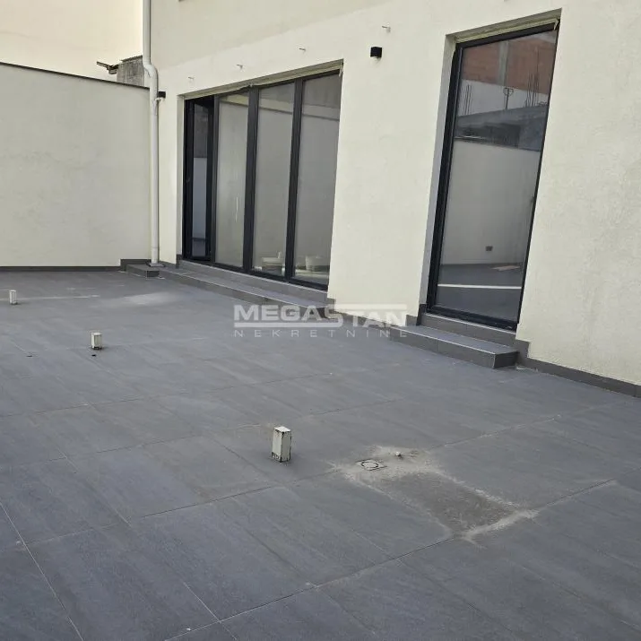 Lokal za izdavanje, Šumice, Beograd, 245m², 3.500 €/mes