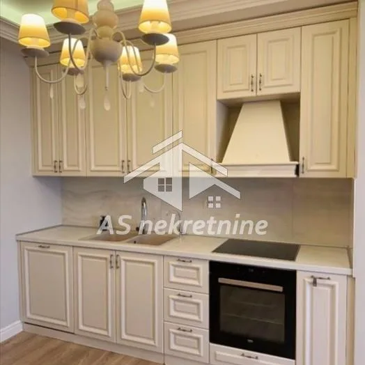 Stan Izdavanje Beograd Senjak 215 m2