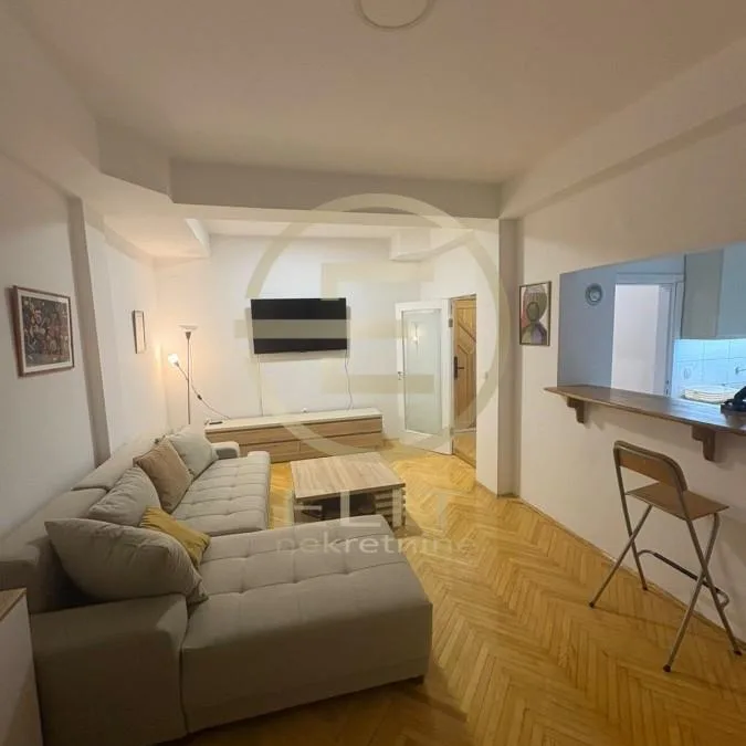 Stan Izdavanje Novi Sad  49 m2