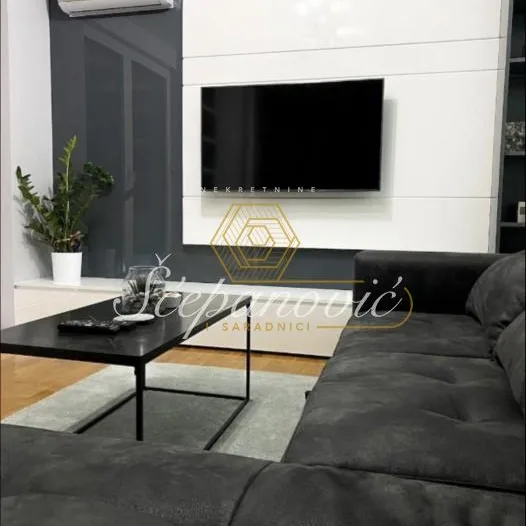 Stan Izdavanje Novi Sad  46 m2