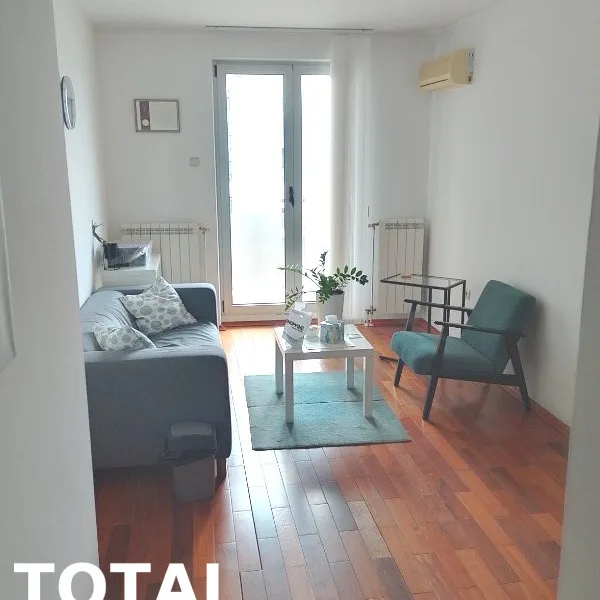 Jednosoban stan na prodaju, Bulevar Oslobođenja, Novi Sad, 28m², 3. sprat, 109.000 €