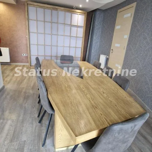 Četvorosoban stan za izdavanje, Novi Sad, 116m², 1.800 €/mes