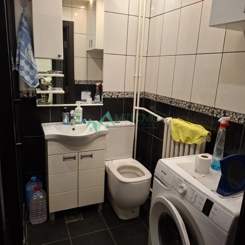 Trosoban stan na prodaju, Avijatičarsko Naselje, Novi Sad, 60m², 159.650 €