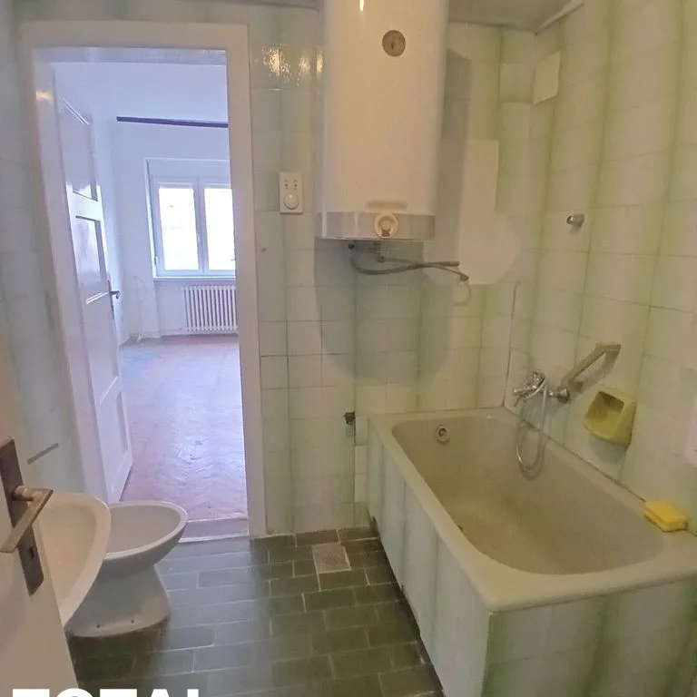 Trosoban stan na prodaju, Centar, Novi Sad, 77m², 2. sprat, 215.600 €