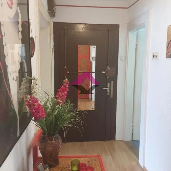 Stan Prodaja Beograd 13. Maj 77 m2