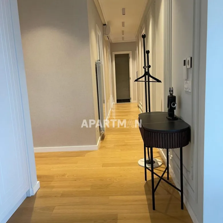 Četvorosoban stan na prodaju, Tošin Bunar, Beograd, 176m², 7. sprat, 692.000 €