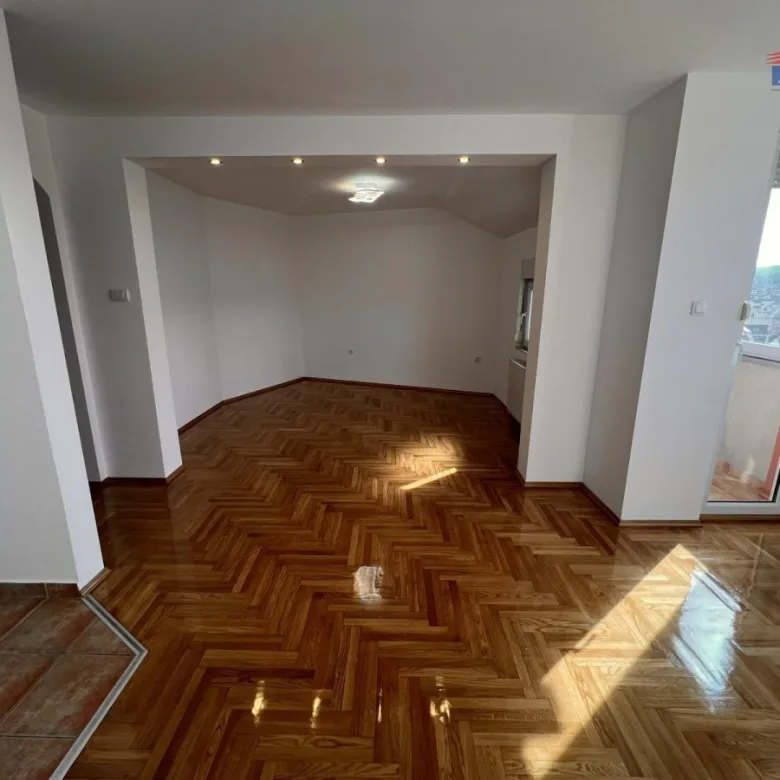 Četvorosoban stan na prodaju, Bulevar Evrope, Novi Sad, 117m², 215.000 €