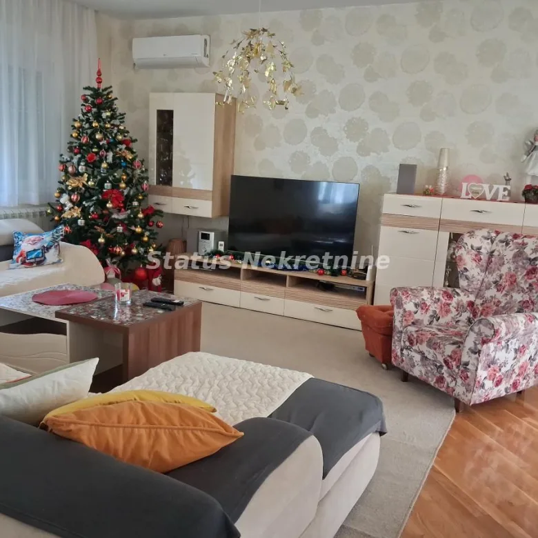 Kuća Izdavanje Novi Sad  157 m2