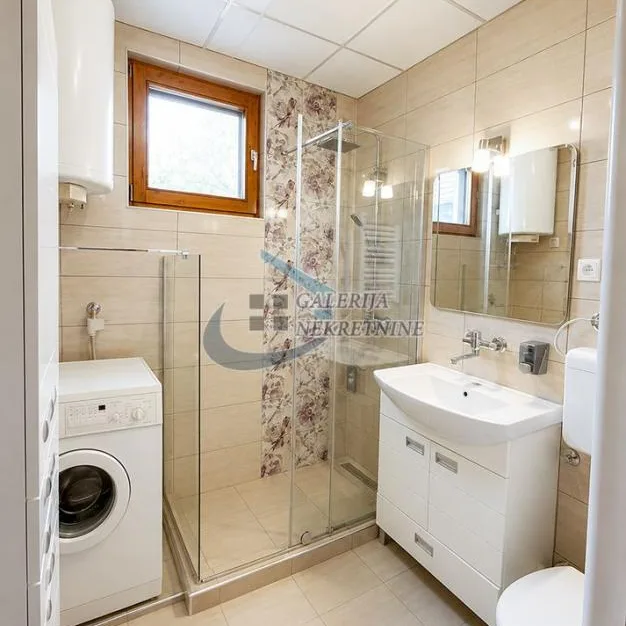 Kuća na prodaju, Centar, Inđija, 212m², 200.000 €