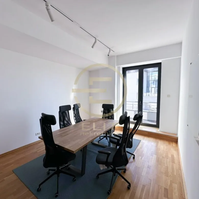 Lokal Izdavanje Novi Sad  312 m2