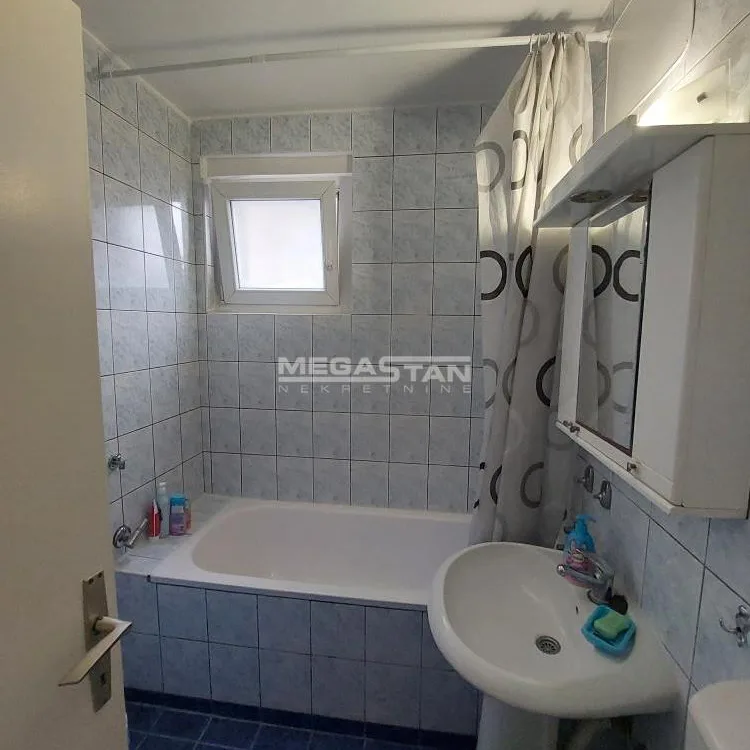 Trosoban stan za izdavanje, Banjica, Beograd, 77m², 650 €/mes