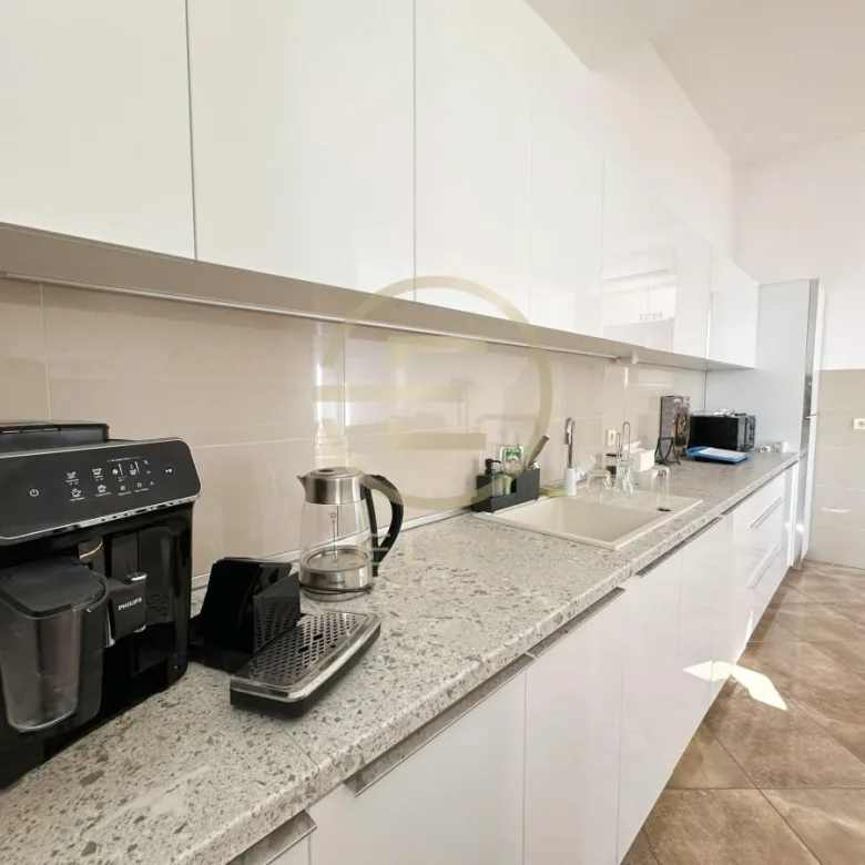 Lokal za izdavanje, Bulevar Oslobođenja, Novi Sad, 312m², 3.850 €/mes