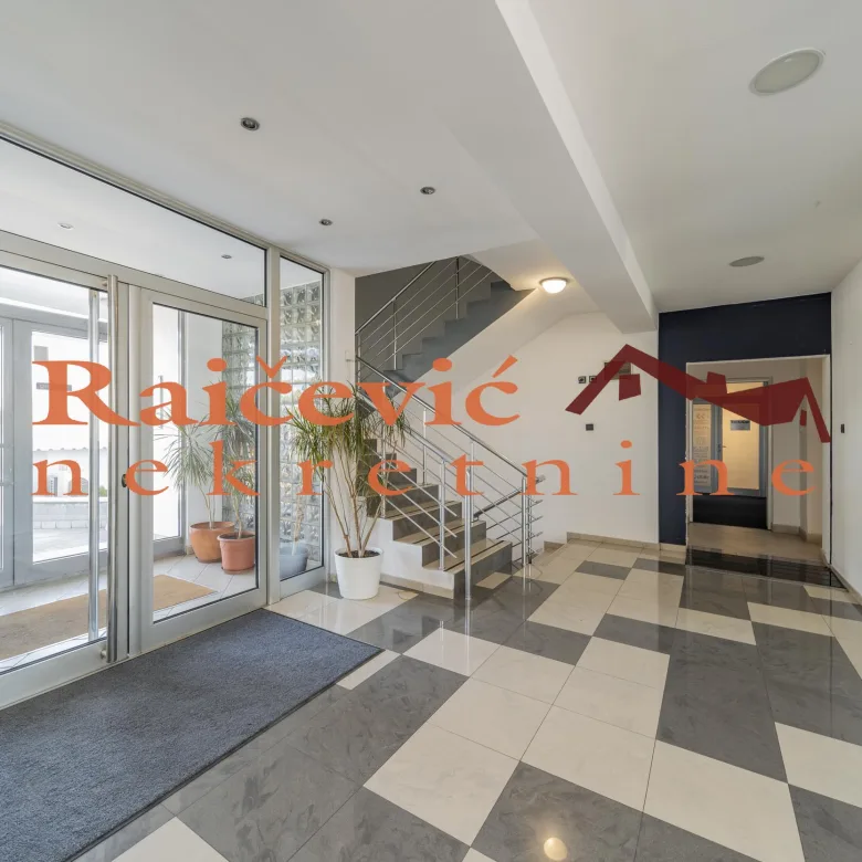 Lokal za izdavanje, Gornji Grad, Beograd, 216m², 2.376 €/mes