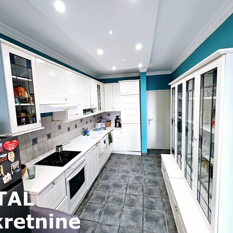 Četvorosoban stan na prodaju, Centar, Novi Sad, 117m², 2. sprat, 350.000 €