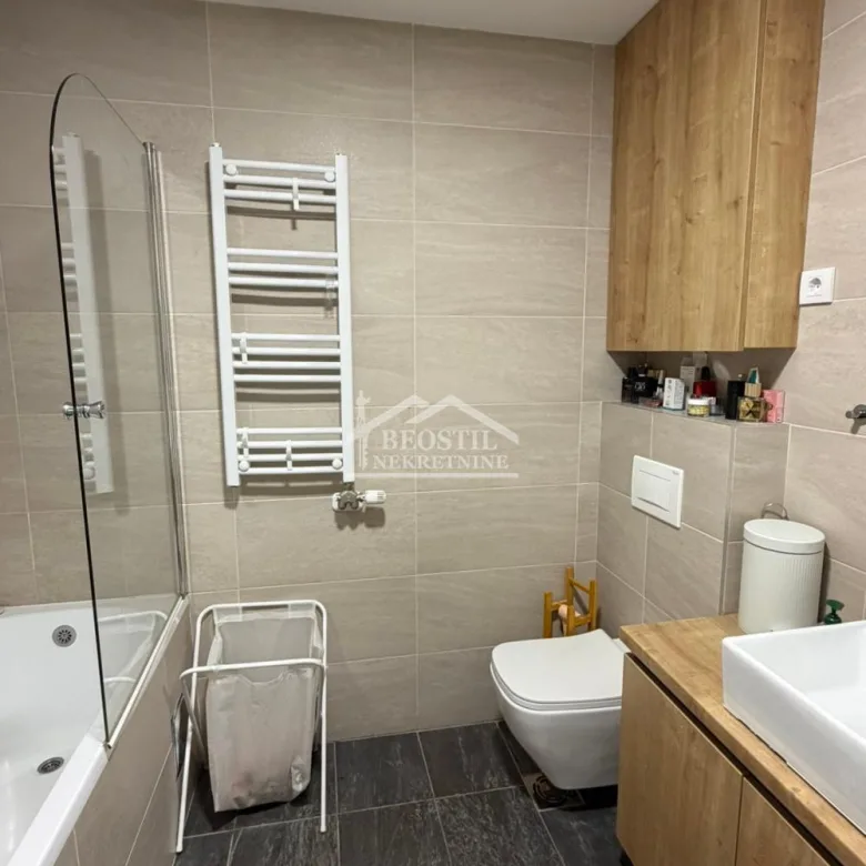 Dvoiposoban stan za izdavanje, Cvetkova Pijaca, Beograd, 62m², 950 €/mes
