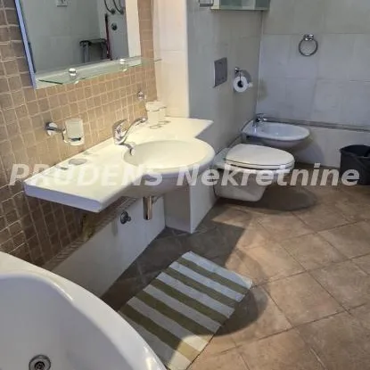Trosoban stan na prodaju, Crveni Krst, Beograd, 84m², 319.200 €
