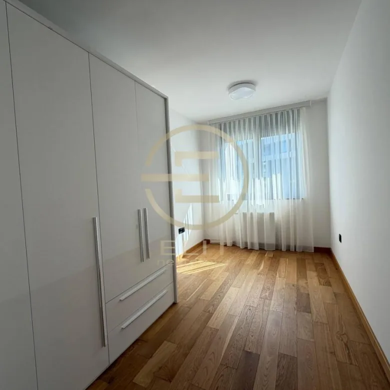 Trosoban stan za izdavanje, Sajmište, Novi Sad, 72m², 5. sprat, 1.300 €/mes