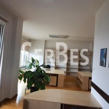 Lokal za izdavanje, Bulevar Oslobođenja, Novi Sad, 210m², 2.000 €/mes