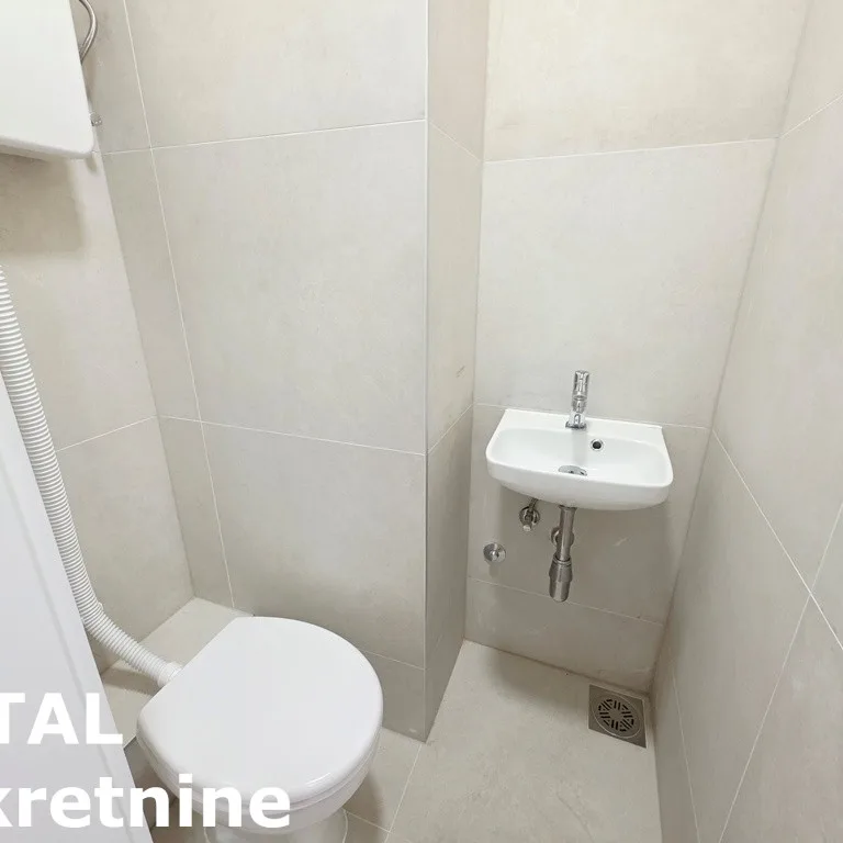 Trosoban stan na prodaju, Bulevar Patrijarha Pavla, Novi Sad, 66m², 1. sprat, 171.600 €