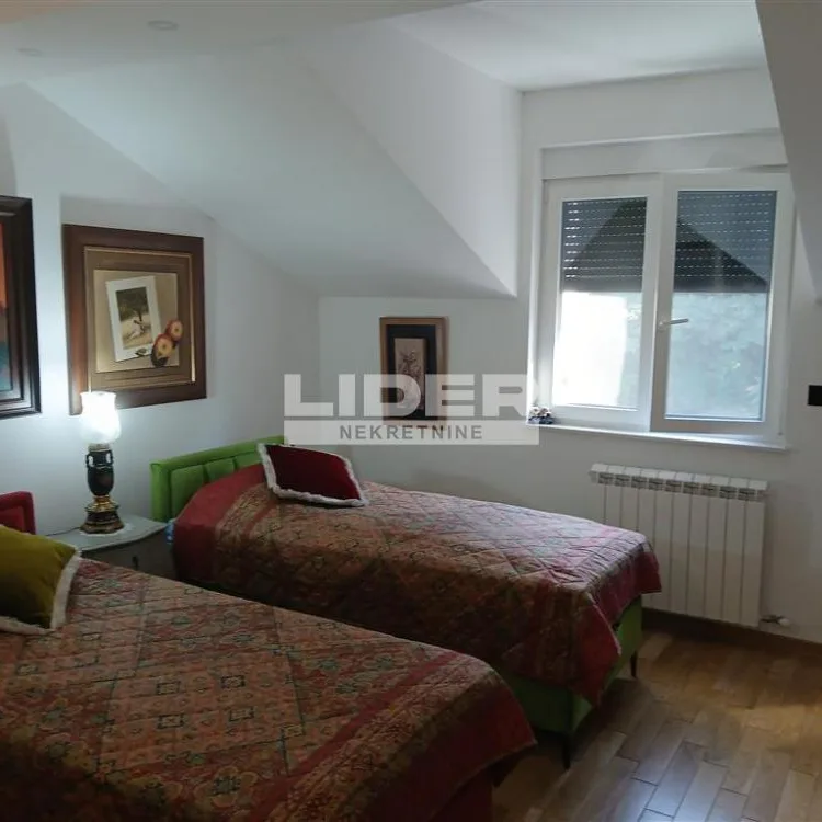 Višesoban stan na prodaju, Učiteljsko Naselje, Beograd, 150m², 430.000 €
