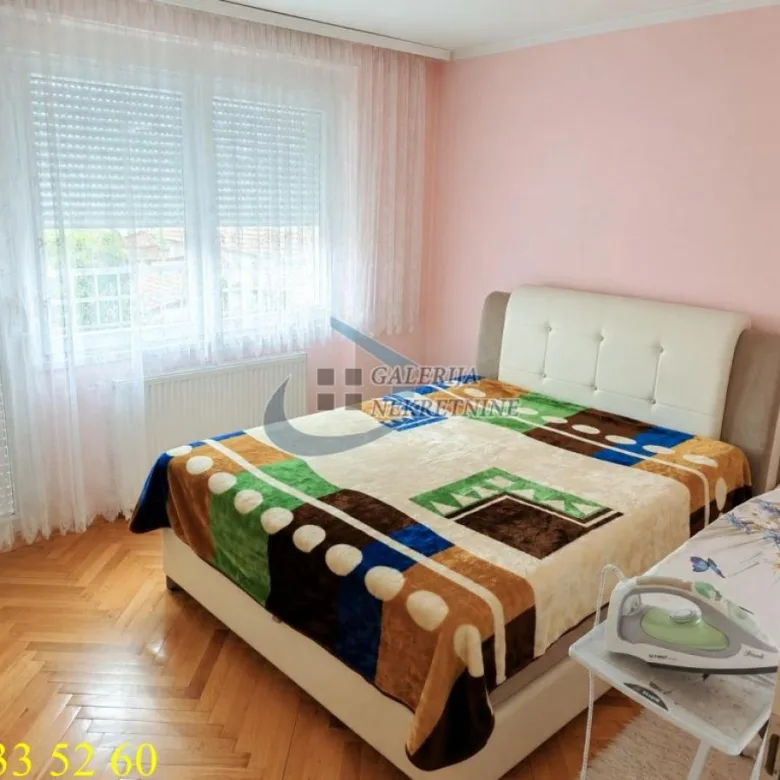 Kuća na prodaju, Centar, Inđija, 190m², 190.000 €
